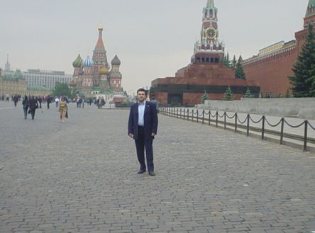 Μόσχα- Κόκκινη Πλατεία, το Κρεμλίνο, το Μαυσωλείο Λένιν και στο βάθος ο καθεδρικός Ναός του Αγίου Βασιλείου.