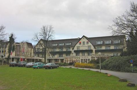 Το ξενοδοχείο Μπίλντερμπεργκ στην Ολλανδία, το οποίο έδωσε το όνομά του στην περίφημη ετήσια συνάντηση.