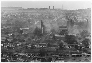 View of abandoned Union Carbide plant, Bhopal 2001 ©2001 Greenpeace/Raghu Rai