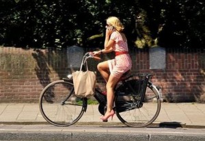 gynaika -  γυναικα ποδηλατο