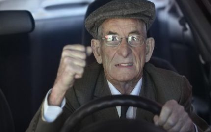 re-concerned-elderly-driver_91f7ea1d3c6e052c