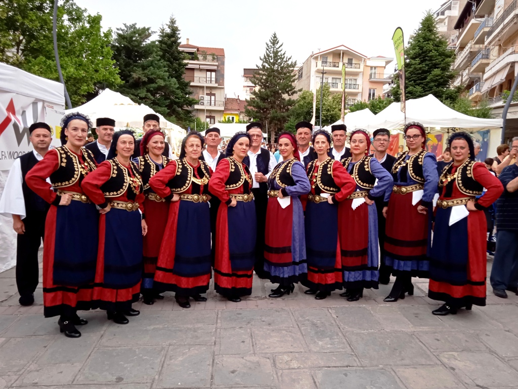 Δήμος Γρεβενών: Κέρδισε τις εντυπώσεις το Τμήμα Παραδοσιακών Χορών στο 3ο Φεστιβάλ «Γρεβενών Γεύσεις» (Βίντεο)